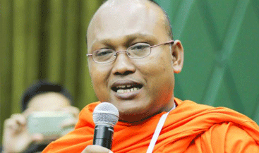 ព្រះ​អ​ង្គ ប៊ុ​ត​ ​ប៊ុត​តិ​ញ​ ​៖ ​បើ​លោ​ក ​ហ៊ុ​ន​ ​សែ​ន​ ​ថា ​ព​ល​រ​ដ្ឋ​ជាចា​​ហ្វា​យ​រ​ប​ស់​ខ្លួ​ន​ ​ម្ដេ​ច​ក៏​ទៅចា​ប់​លោ​ក​ ​គឹ​ម​ សុ​​ខ ​និ​ង​ពល​​រ​ដ្ឋ​ដ​ទៃ​ទៀត​ដែ​ល​ជា​ចា​ហ្វា​យ​ដា​ក់គុ​ក​ ​នេះ​ជា​ស​ម្ដី​គ្រាន់​តែ​ជា​កា​រ​ស​ម្ដែ​ង​​​​
